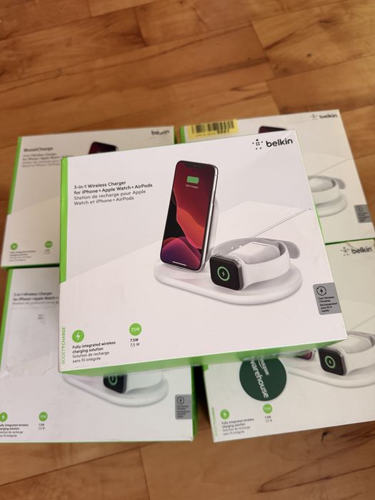 Statie incarcare Belkin 3 in1 compatibila doar cu Iphone