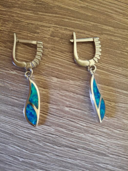 Сребърни обеци с опал