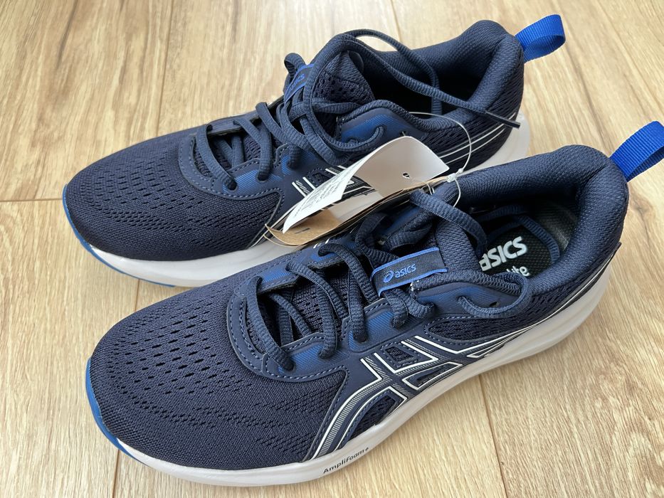 Asics маратонки нови
