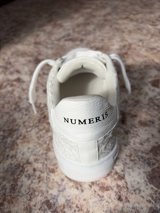 кроссовки, Numeris white