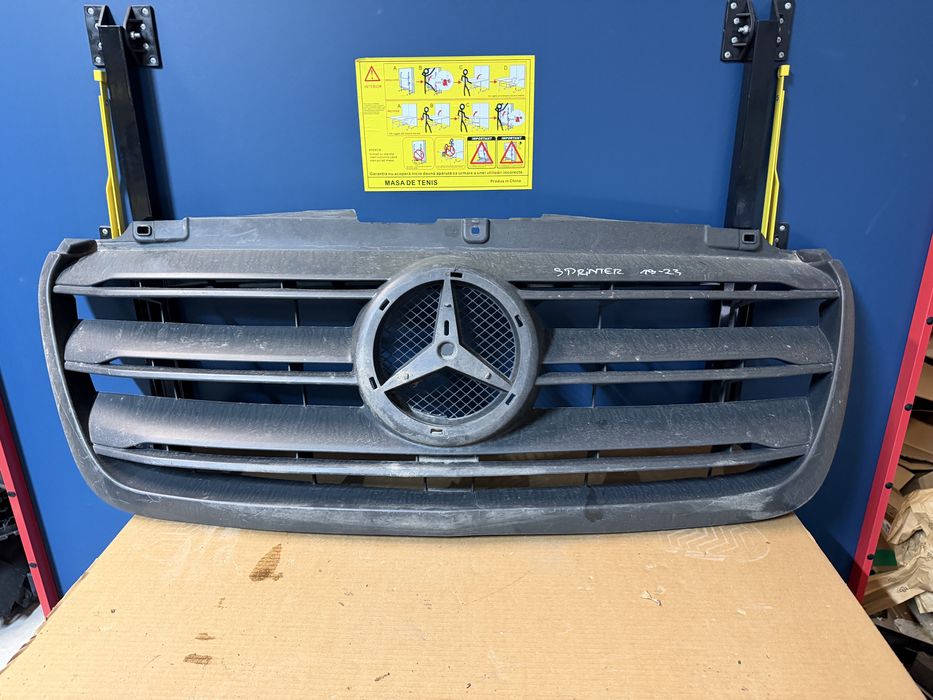 Grila centrala Mercedes Sprinter 907 2019/2020/2021/2022/2023/2024