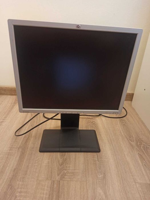 Настолен компютър HP Compaq 6005 Pro Small + Монитор HP LP2065