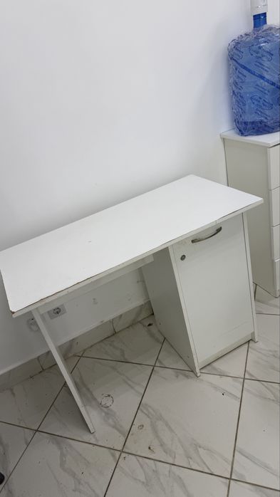 Продам стол для маникюра