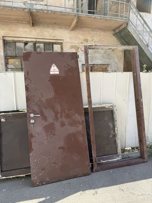 Дверь железная входная