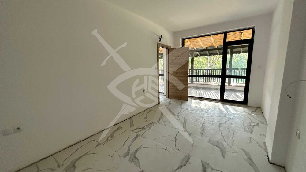 Продава се Многостаен апартамент в Приморско - 195 кв.м за 353 €/кв.м - Снимка #3