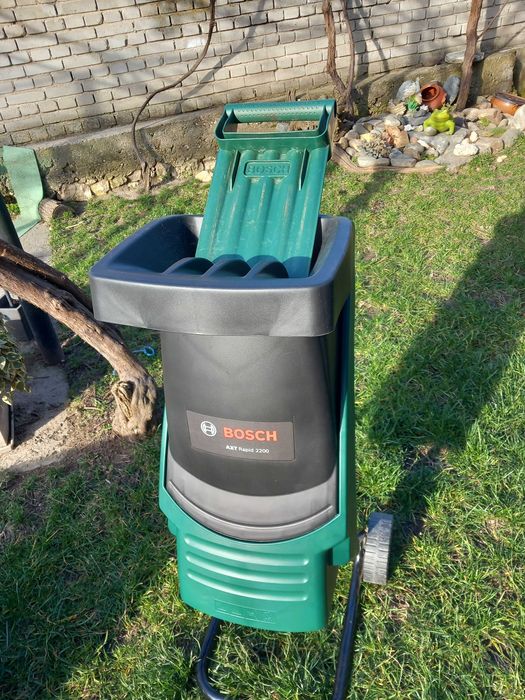 Дробилка BOSCH. 20 месеца остатъчна гаранция. Като нова.