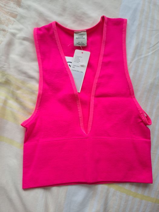 Дамски розови спортни бюстиета