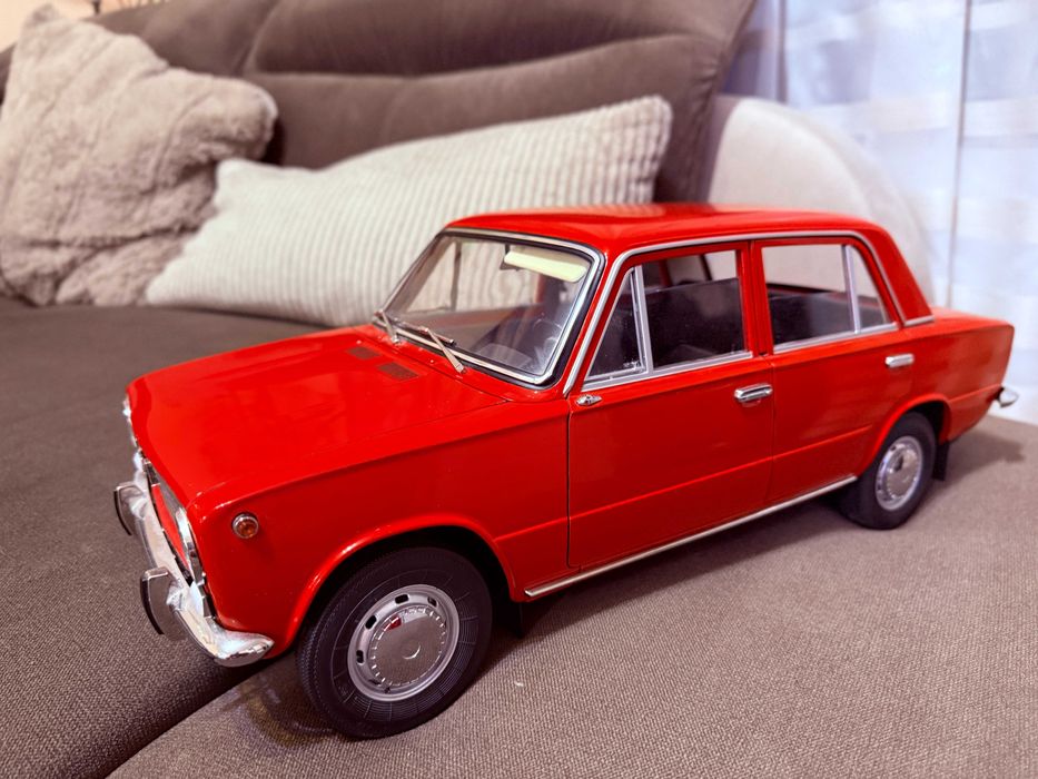 Макет ”Жигули - ВАЗ 2101 - 1:8” от Списания сглоби Жигули
