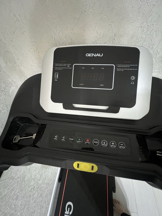 Беговая дорожка GENAU