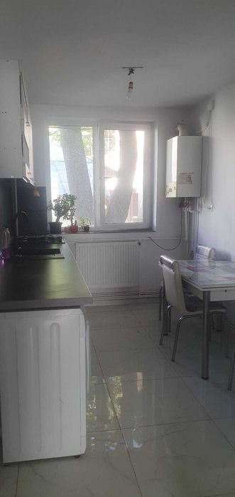 Inchiriez apartament 2 camere in zona UMF Iasi