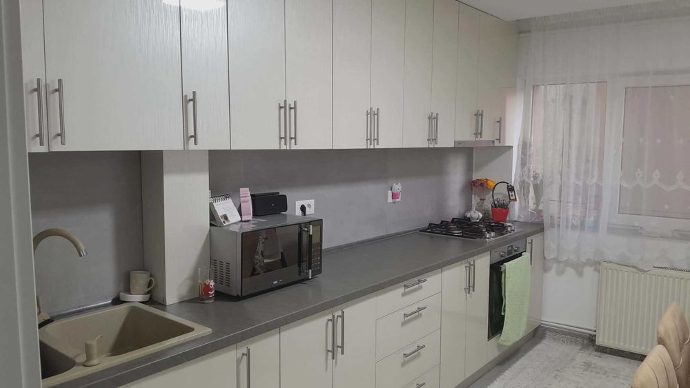 Apartament cu 3 camere de inchiriat in Burdujeni
