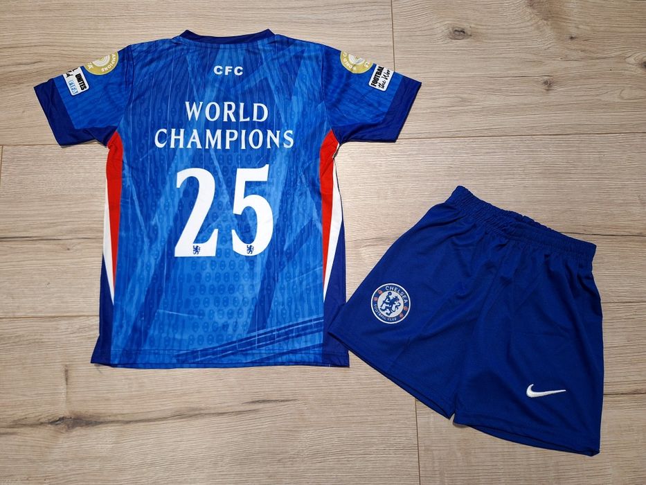 Детски екип на Челси специално издание!