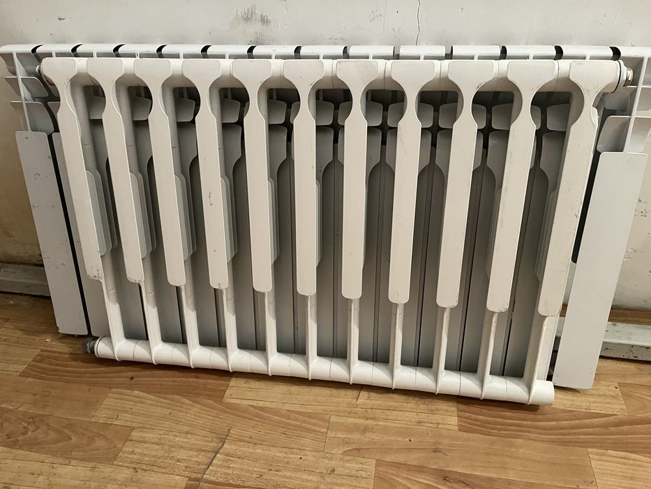 Продам биметалические радиаторы