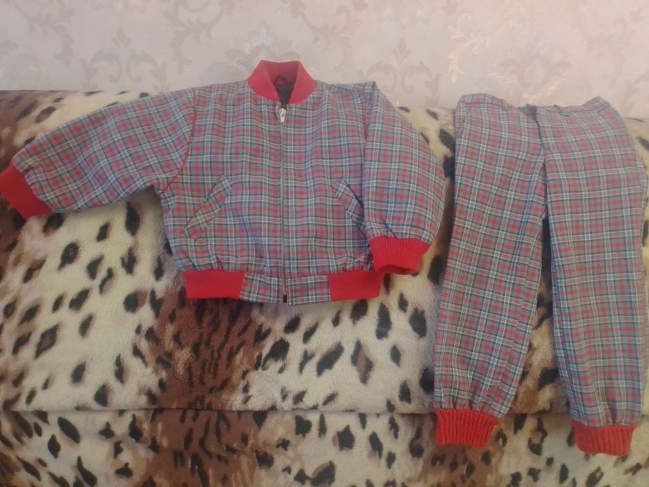 Продам  детские вещи