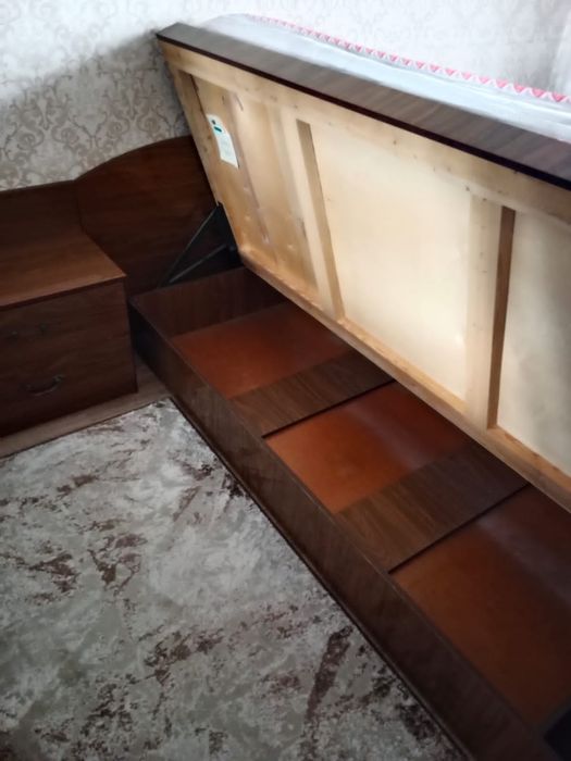 Спальный гарнитур