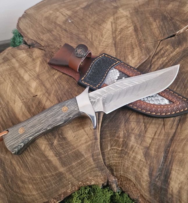 Ножове ръчна изработка *Дамаска стомана,еленов рог,абанос,тюркоаз*