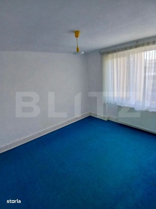 Apartament cu 2 camere, 52 mp, parcare, zona Tractoru