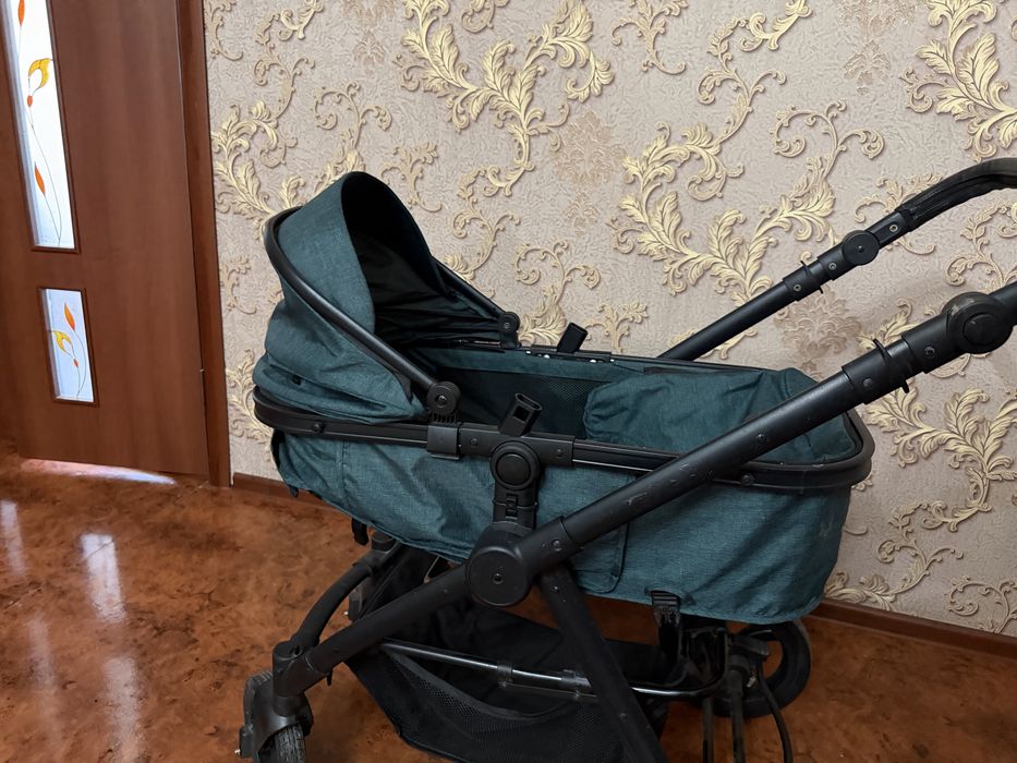 Коляска удобная,