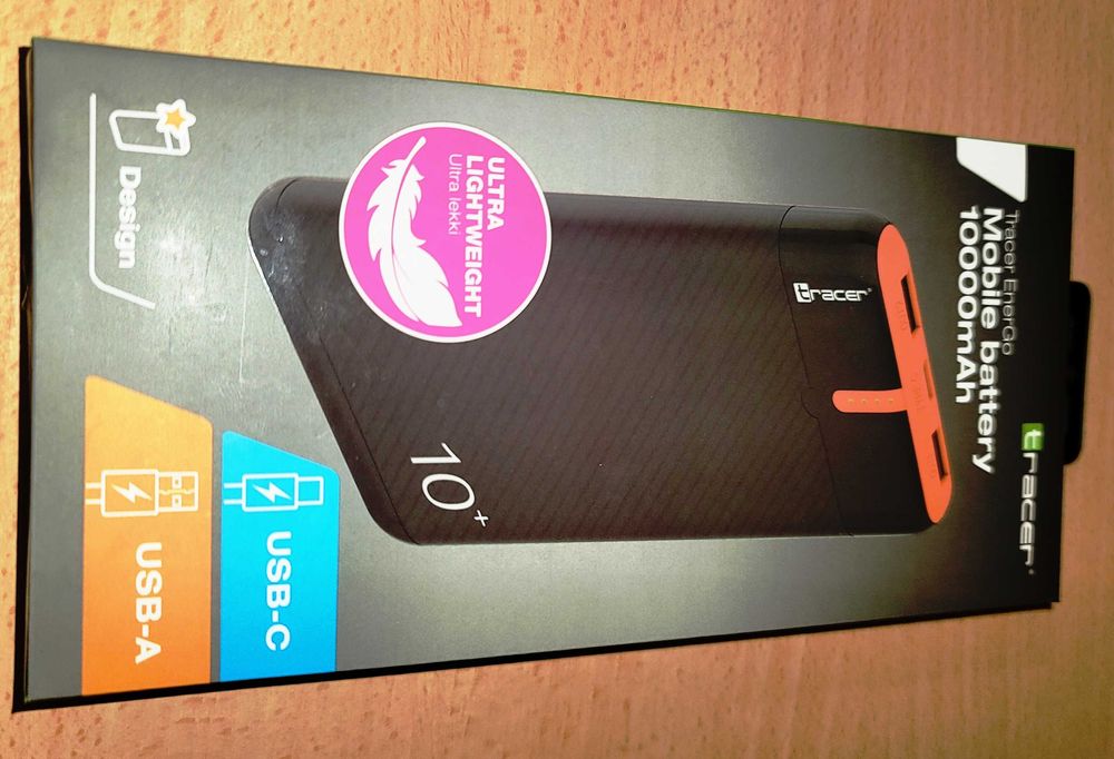 Мобилна батерия TRACER 10000 mAh тънка черна PowerBank