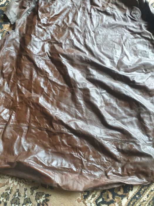 Чисто кожа цвет коричневый.