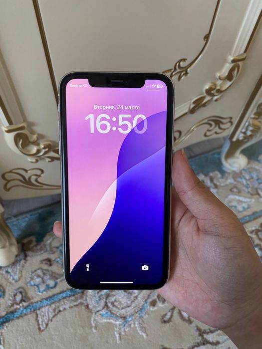 Iphone 11 белый.