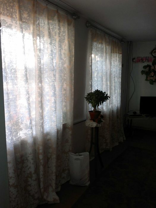 Продаётся большой дом с участком 8 соток в центре г.Янгиюль