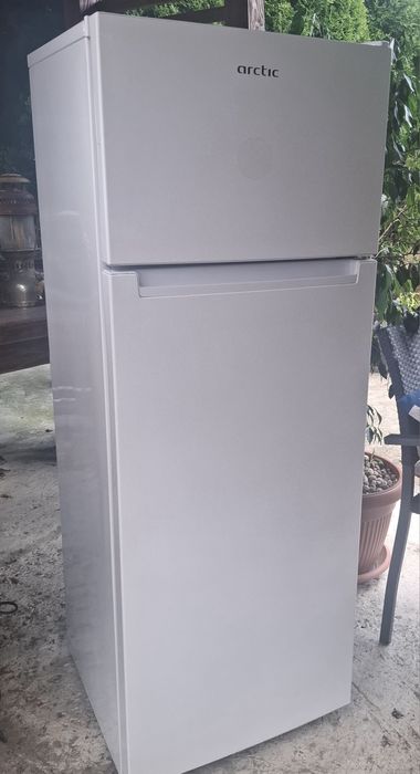 Frigider Arctic 223l , an 2022