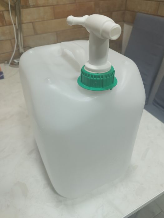 Canistra de apa cu robinet