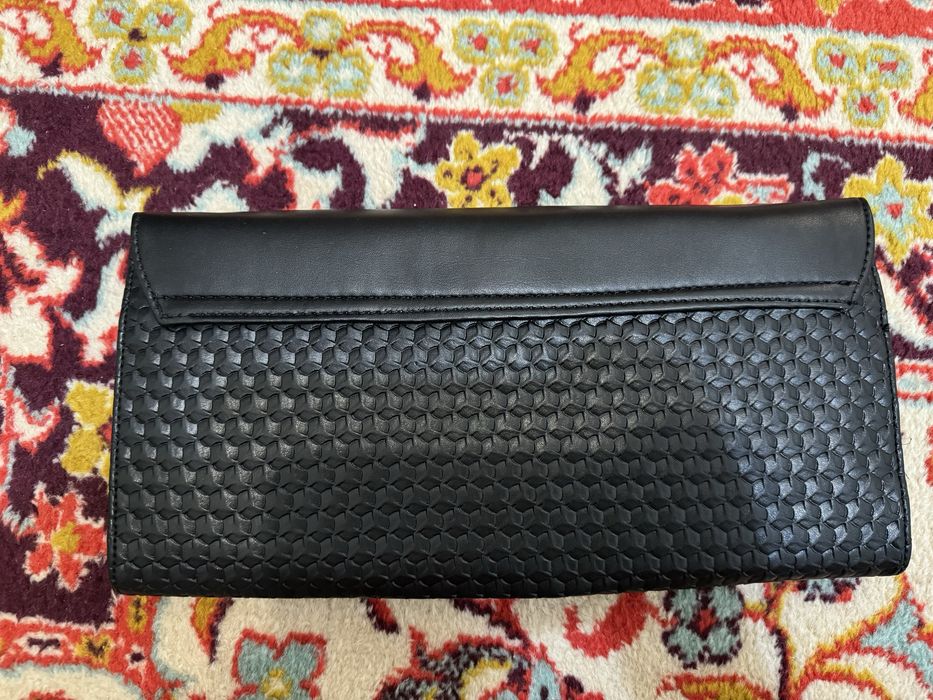 Клатч сумочкалар сатылады