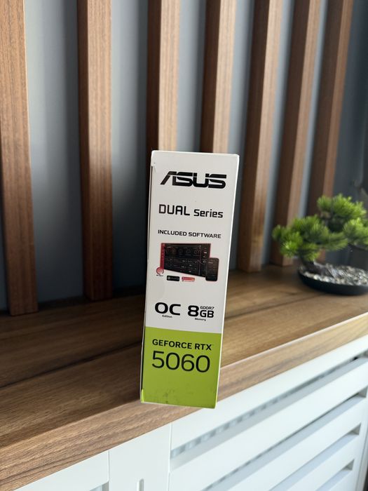 Placa Video Asus Dual RTX 5060 - Noua - Sigilata