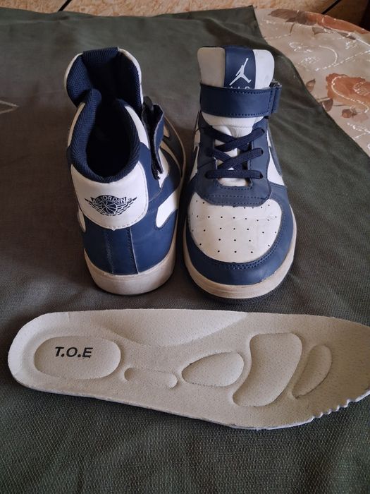 Кроссовки мальчиковые