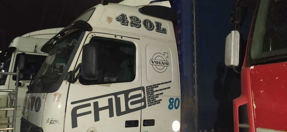 наклейки на авто