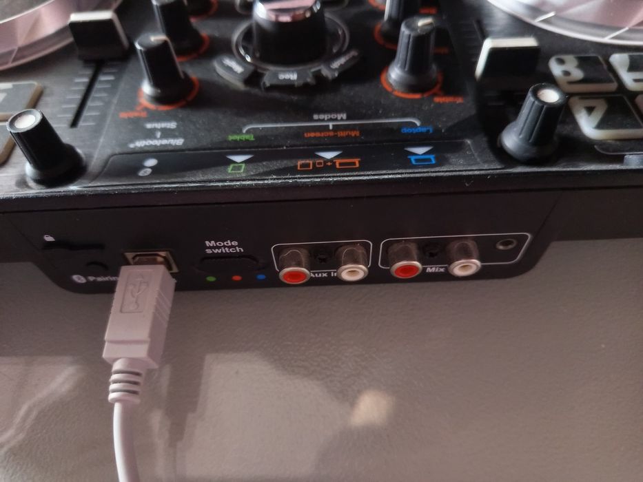 Продавам DJ пулт Hercules има коментар поцената