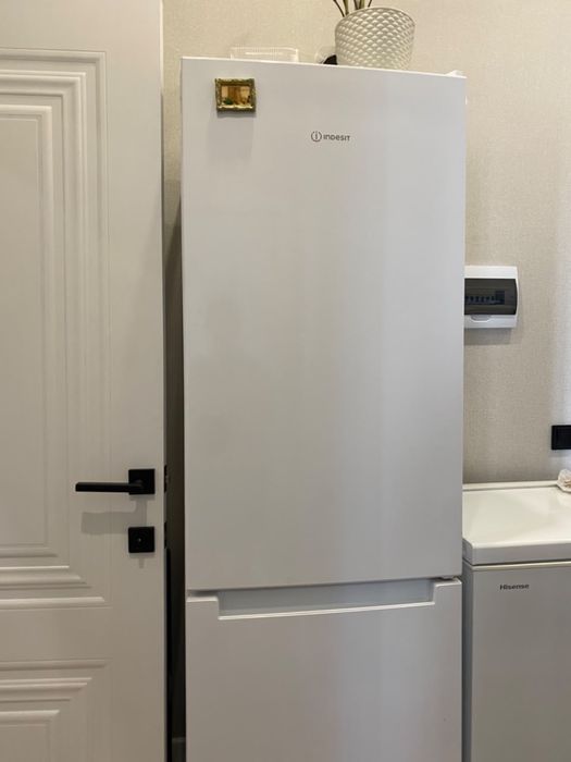 Indesit холодильник