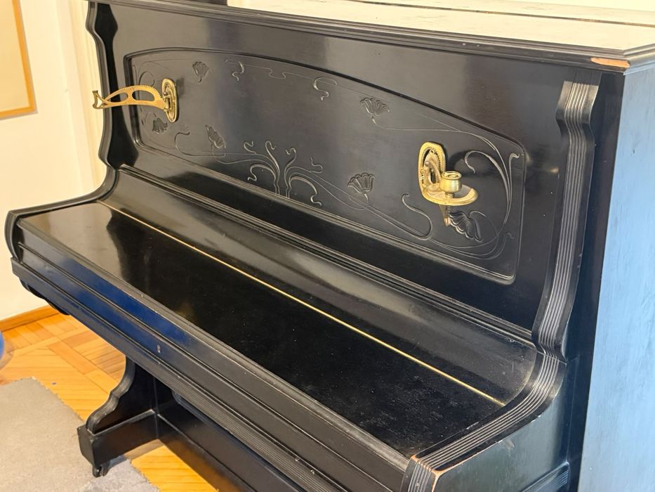 Pianina de vanzare