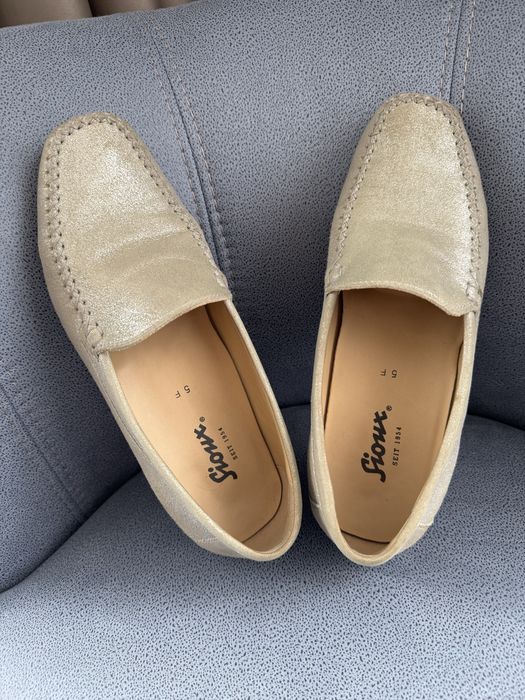 Мокасины серебристого цвета