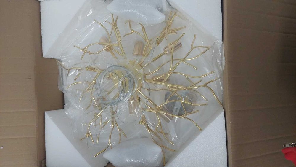 Lustra aurie cu cristale - noua