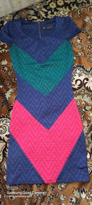 Продам красивые нарядные платья