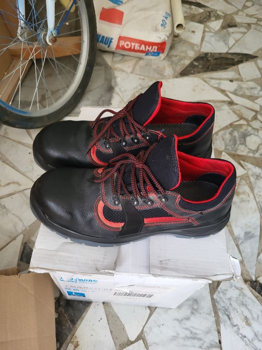 Спец ботинка размер 44