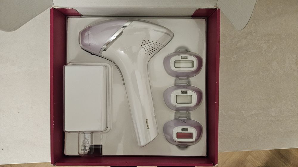 Epilator Philips Lumea BRI947