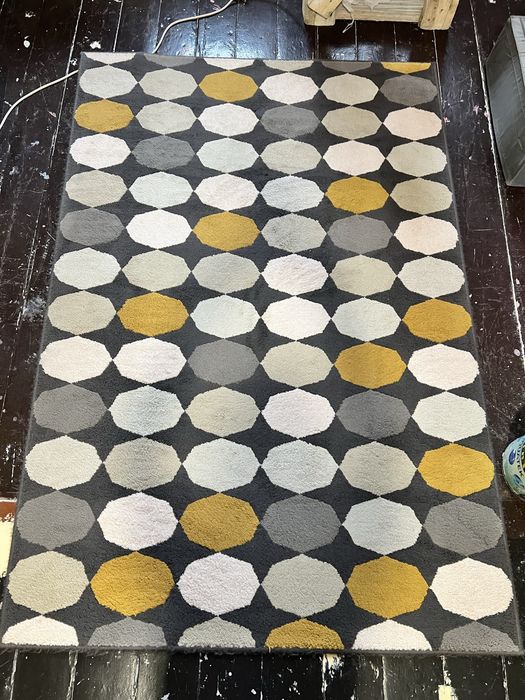 Цветной красивый ковер