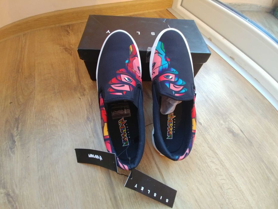 Уникални кецове Sisley