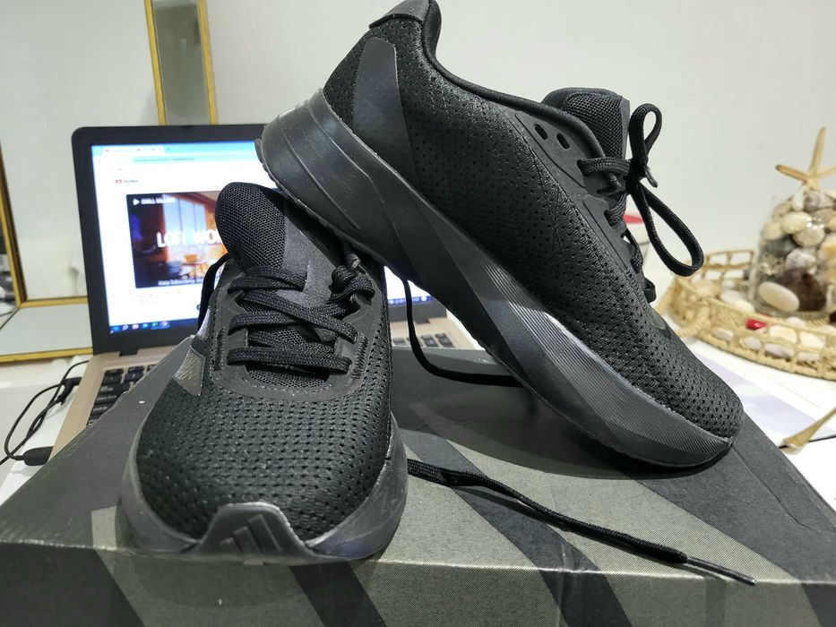 Adidasi running Adidas noi mar 37 negri
