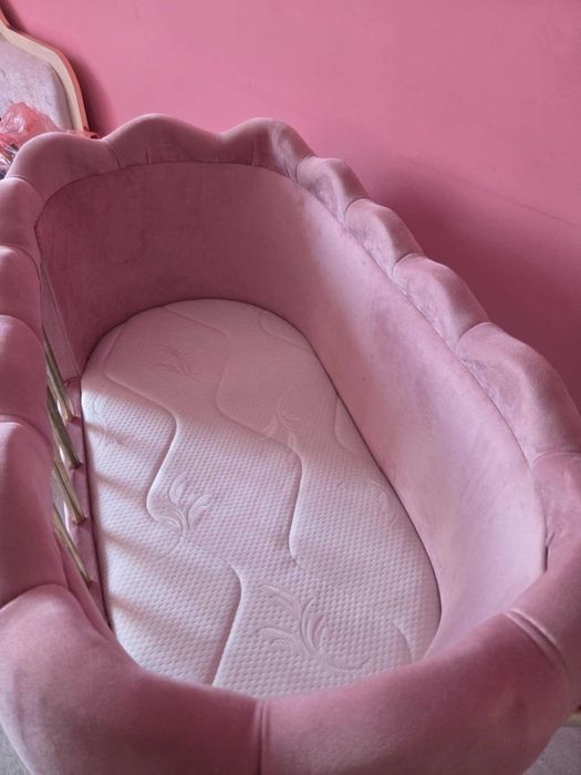 За вашата малка принцеса бебешко креватче  + балдахин + играчка