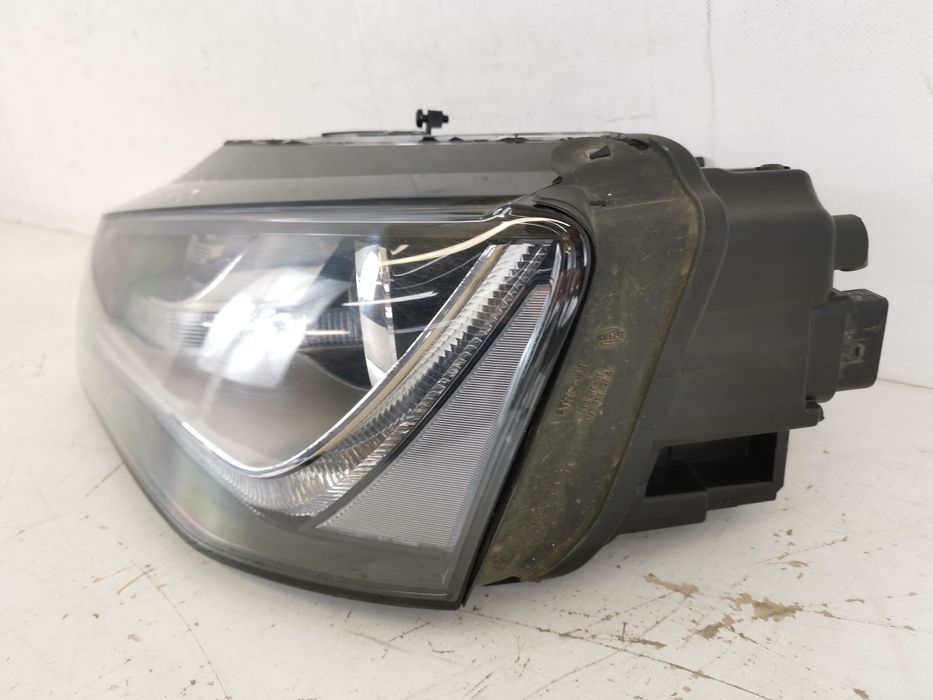 Ауди А8 / Audi A8 Ляв фар с ксенон, оригинален, в добро състояние