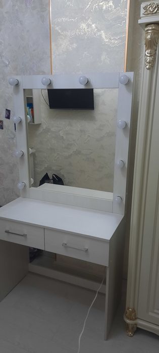 Трюмо с подсветкой 90см ширина