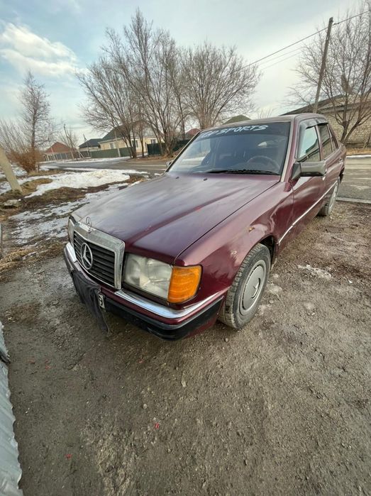 Продам машину Мерседес 124