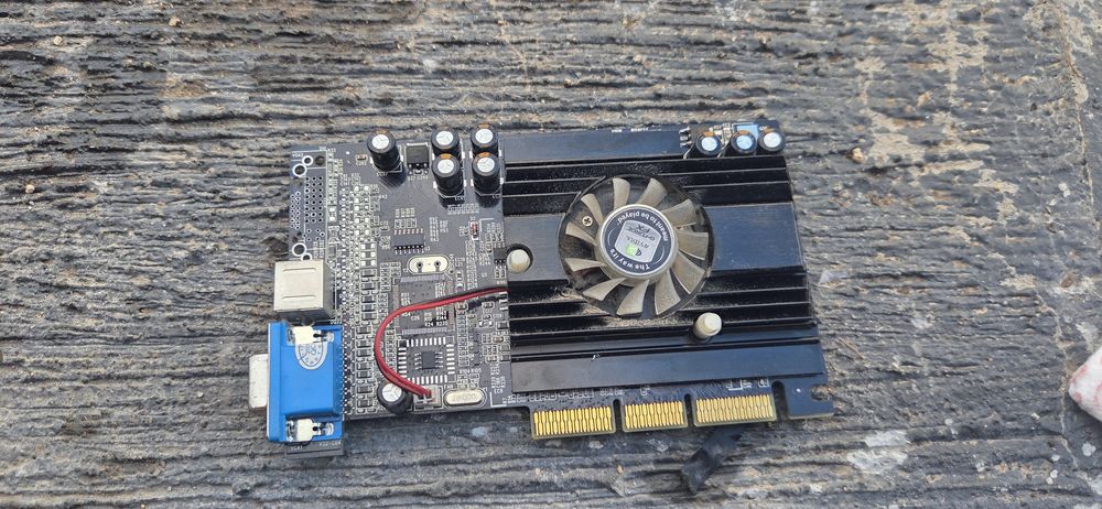 Продам видеокарту G-FORCE fx5200