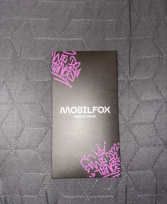 Iphone 13 RED - като нов, 8 кейса + протектори, 500лв