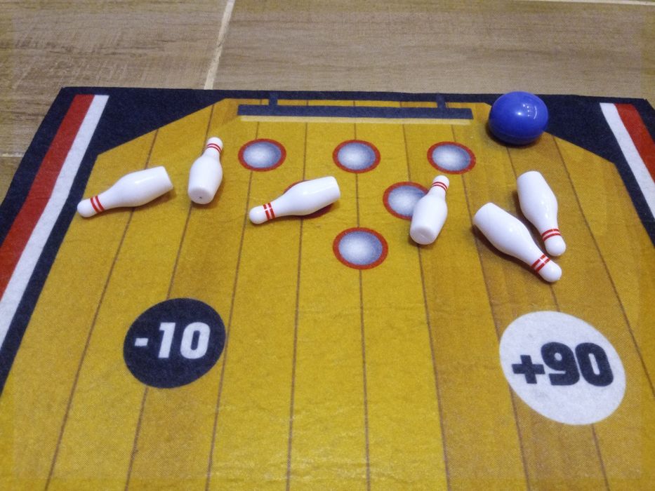 Домашен боулинг детска игра